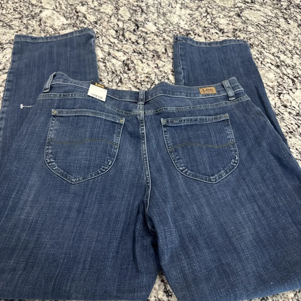 Lee Women's Stretch Relaxed Fit Straight‎ Leg Jeans